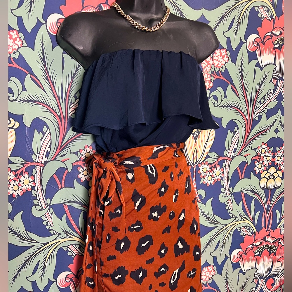 Strapless ruffled top